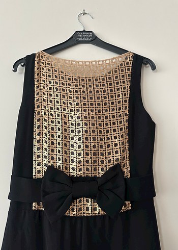 Sırtı Parlak Altın İşlemeli Uzun Siyah Elbise - Görsel 2