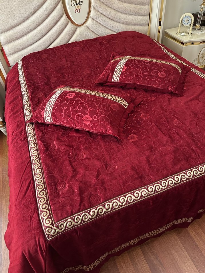 Bordo İşlemeli İstikbal Princess Parlak Yatak Örtüsü - Görsel 2