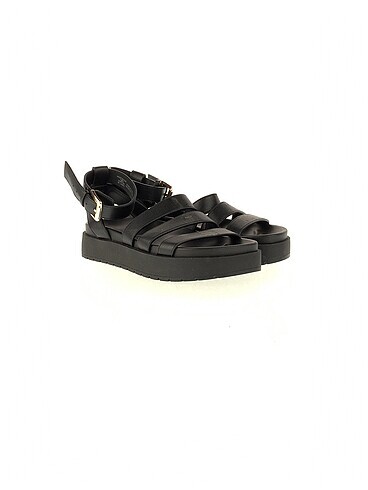 Bershka Bershka Sandalet %70 İndirimli.
