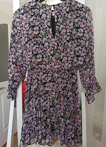 xs Beden ZARA marka lila çiçekli mini elbise