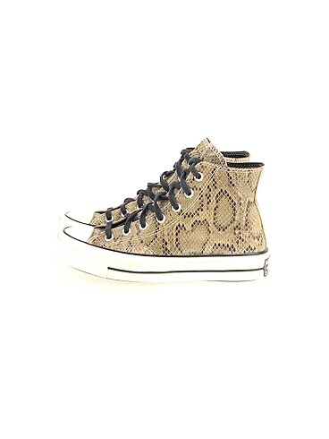 Converse Spor Ayakkabı %70 İndirimli.