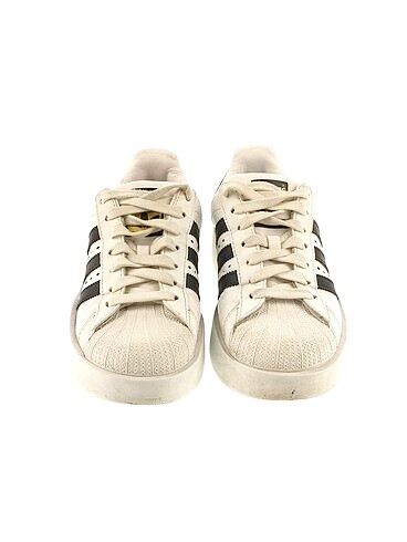 38 Beden Adidas Spor Ayakkabı %70 İndirimli.