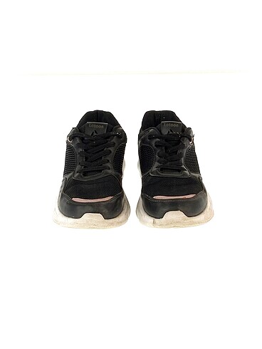 37 Beden PreLoved Spor Ayakkabı %70 İndirimli.