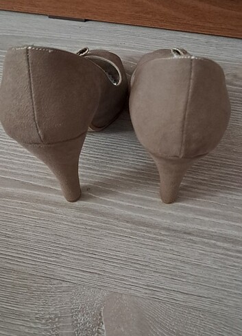40 Beden haki Renk #abiye #stiletto