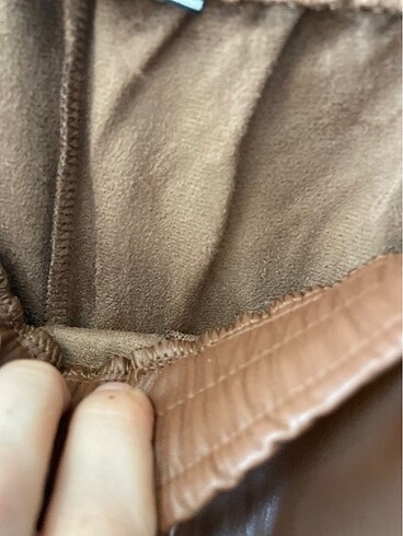 s Beden Deri beli ve paçası lastikli pantalon