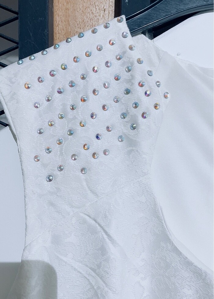 Yaka taşlı elbise - Görsel 4