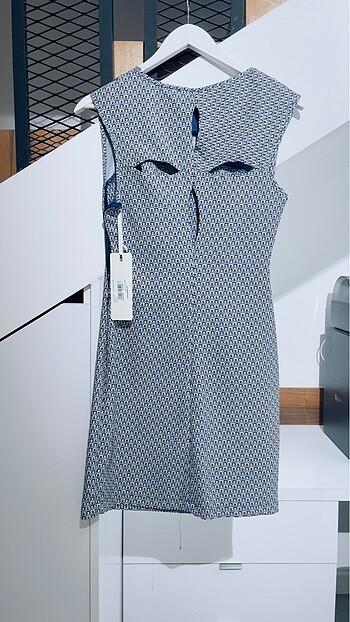 Arkası dekolteli üstü transparan tül - Görsel 5