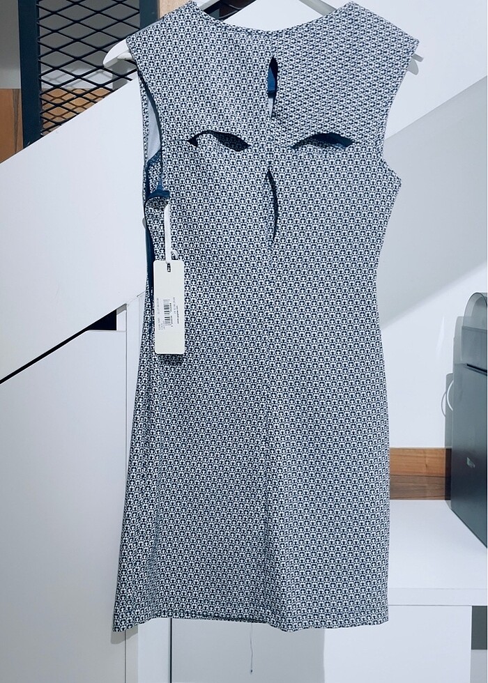 Arkası dekolteli üstü transparan tül - Görsel 5