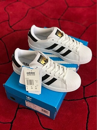 Adidas Superstar