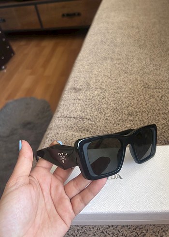 Prada Siyah Parlak Kadın Güneş Gözlüğü