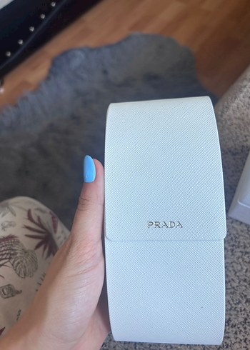  Beden Prada Siyah Parlak Kadın Güneş Gözlüğü
