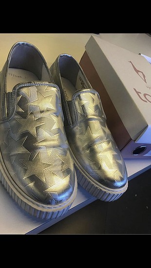 37 Beden gri Renk Kemal Tanca Gümüş Yıldızlı Ayakkabı