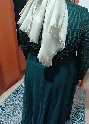 48 Beden Yeşil puanlı elbise