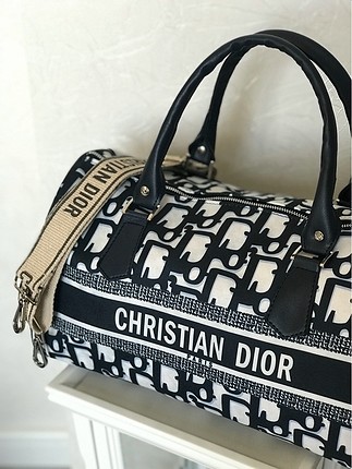 Dior seyahat çantası