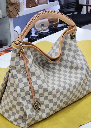  Beden Louis Vuitton Bej Arsty Hakiki Canvas Deri Canta