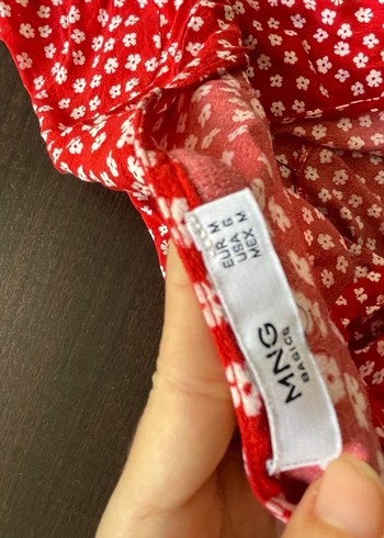 Kırmızı V Yakalı Fırfırlı mango bluz - Görsel 3