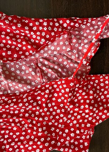 Kırmızı V Yakalı Fırfırlı mango bluz - Görsel 2