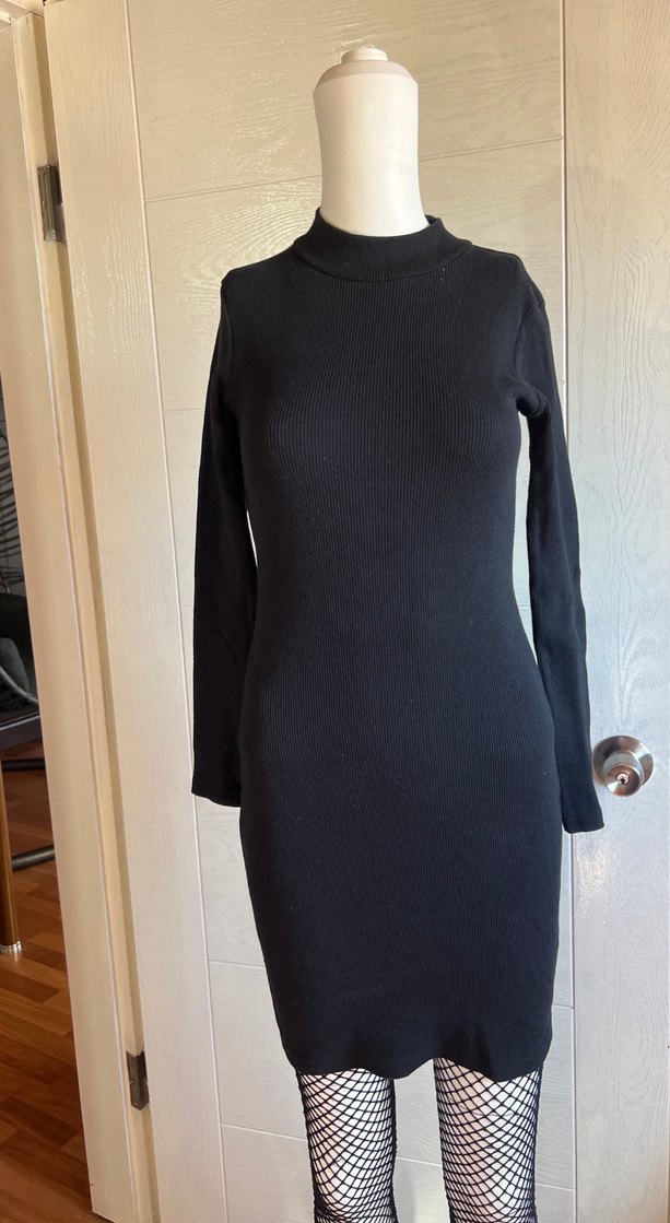 Siyah Yüksek Yakalı Kadın Triko Elbise - Görsel 2