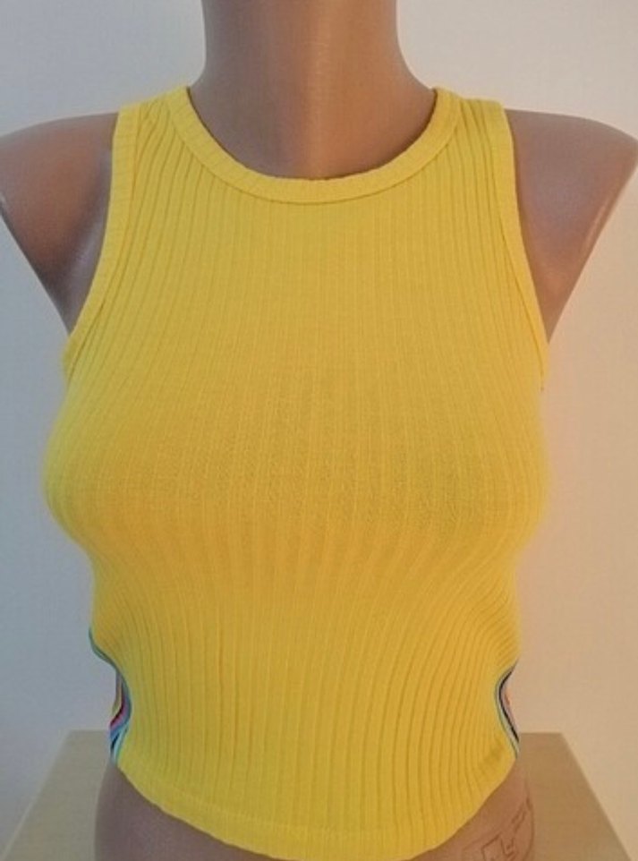 Sarı Yüksek Yakalı Kadın Atlet - Görsel 4