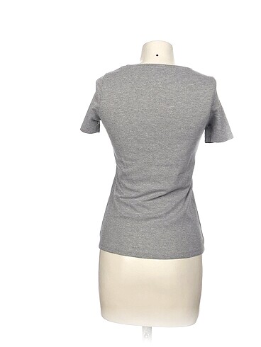 m Beden Defacto T-shirt %70 İndirimli.