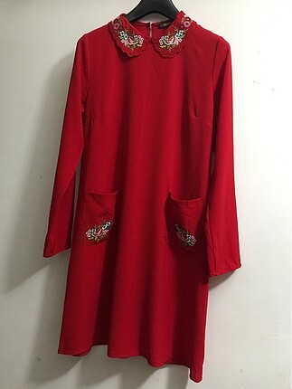 Kırmızı yaka ve cep detaylı tunik elbise#Yeni