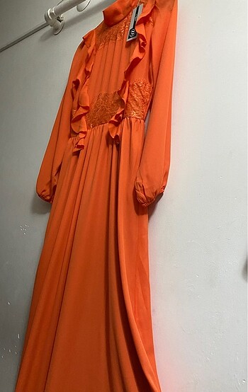 36 Beden turuncu Renk Etika fashion valonlu uzun şahane elbise#Yeni etiketli