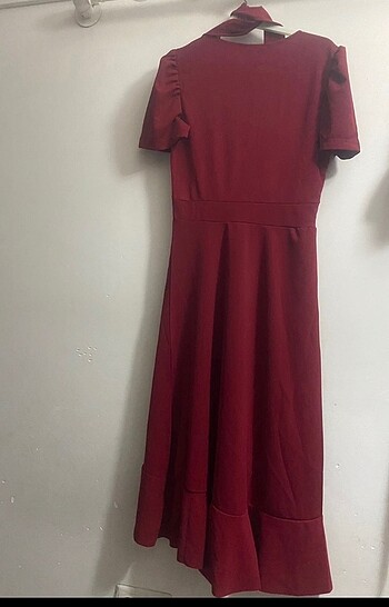 38 Beden bordo Renk Bordo valonlu kuşaklı şahane elbise#Yeni etiketli