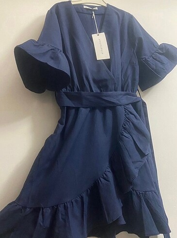 Licivert valonlu kuşaklı şahane elbise#Yeni etiketli