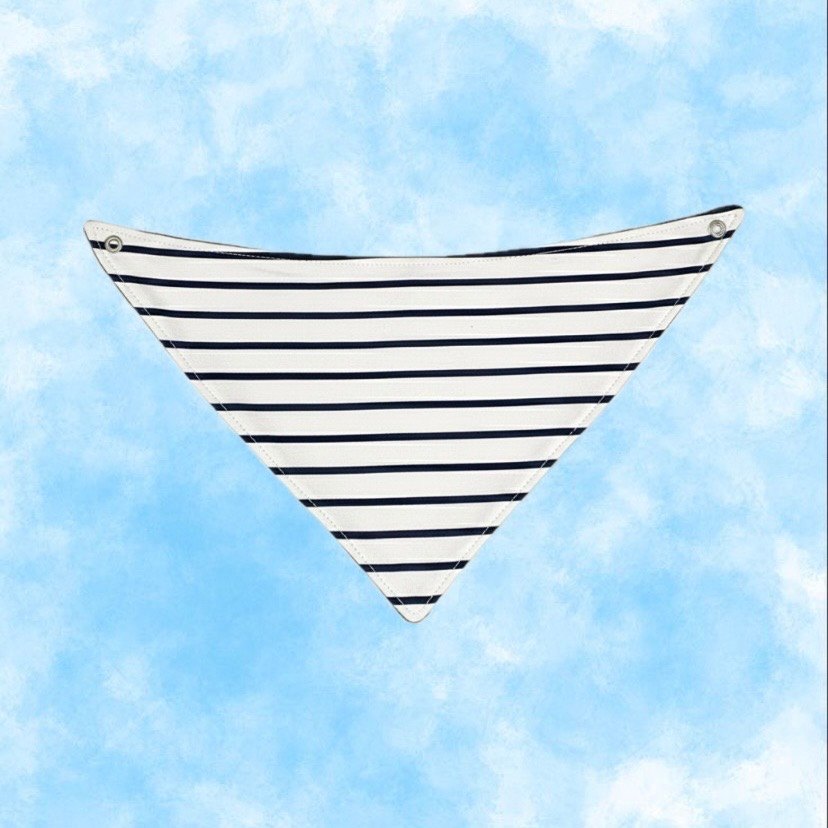 Çizgili Bebek Önlüğü, Boyunluğu ve Şapka Seti - Görsel 4