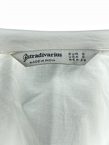 s Beden beyaz Renk Stradivarius Gömlek %70 İndirimli.