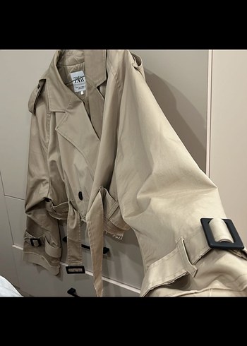 Zara Kemerli Kısa Kadın Trençkot - Görsel 6