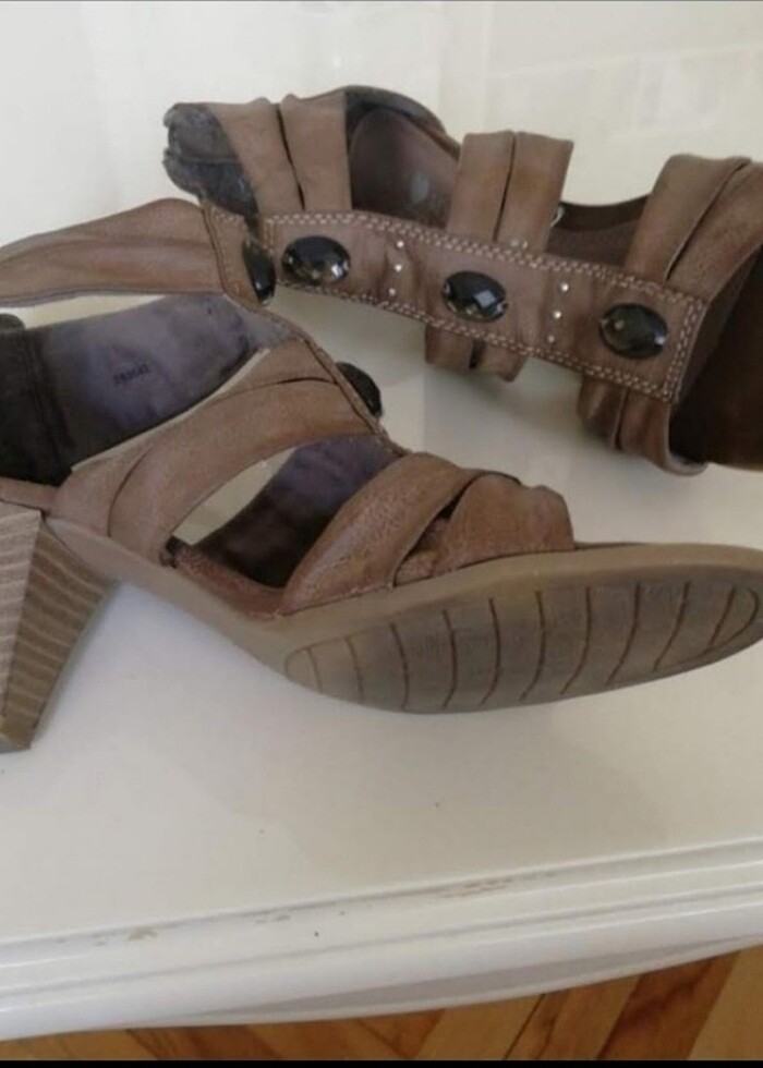 Bayan 38 numara ayakkabı. - Görsel 3