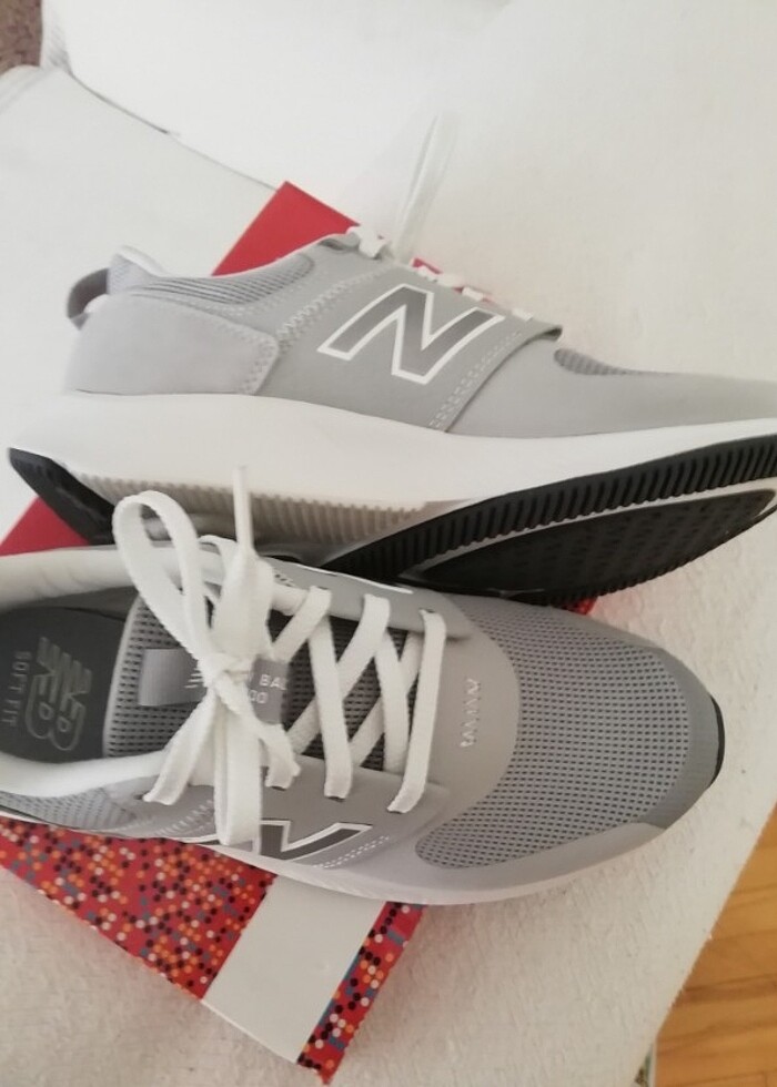 New Balance Bayan spor ayakkabı. - Görsel 2
