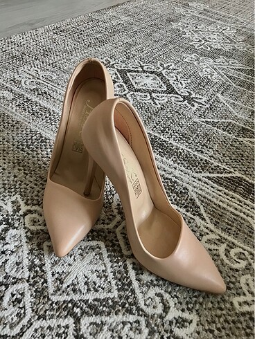 Diğer Zarif stiletto