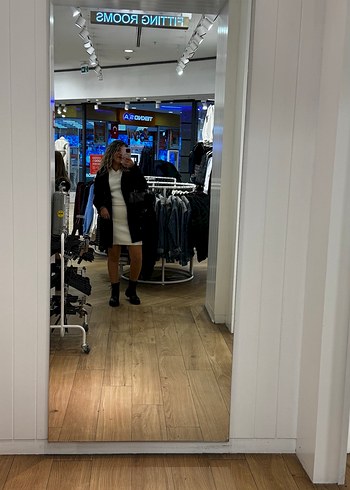 Siyah Mini Sokak Stili Kadın Kaban - Görsel 2