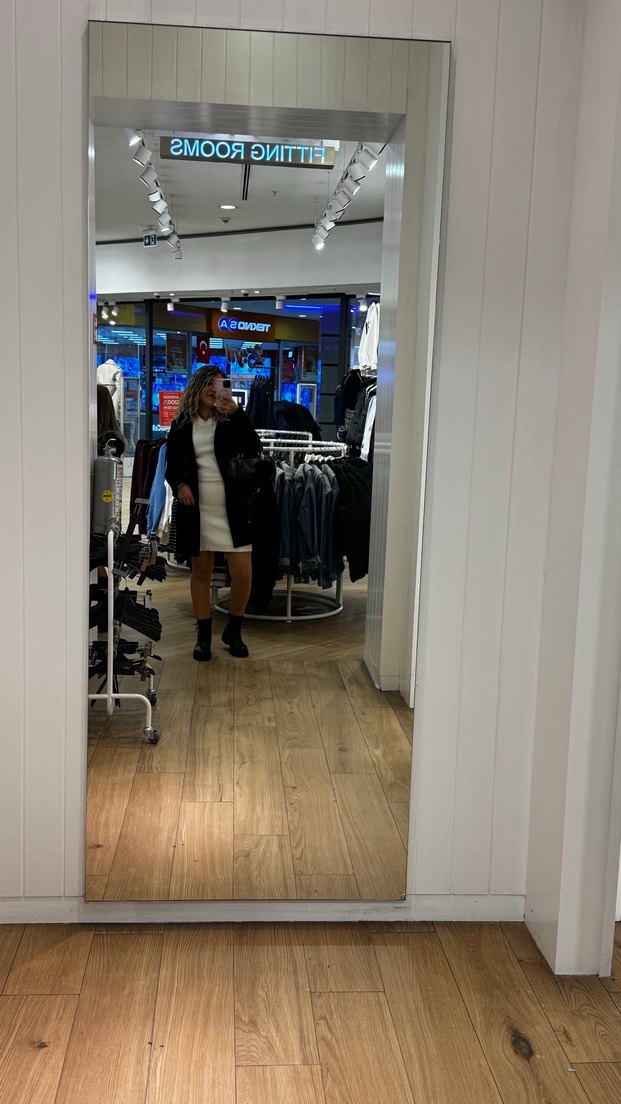 Siyah Mini Sokak Stili Kadın Kaban - Görsel 2