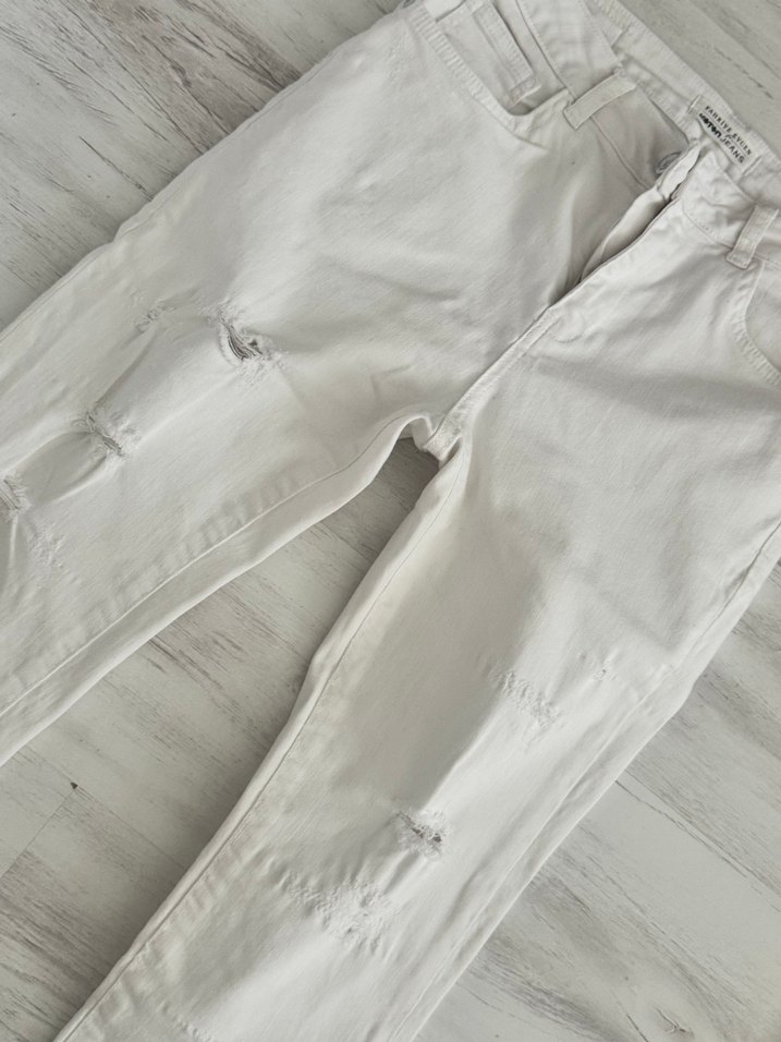 Koton Beyaz Yırtık Detaylı Midi Boy Kadın Kot Pantolon - Görsel 2