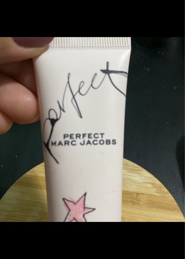 Marc jacobs vücut losyonu - Görsel 3