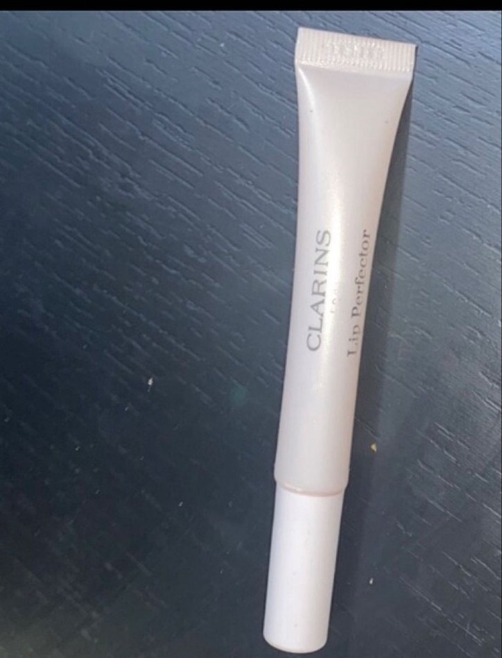 Clarins Lip Perfector Parlatıcı - Görsel 5