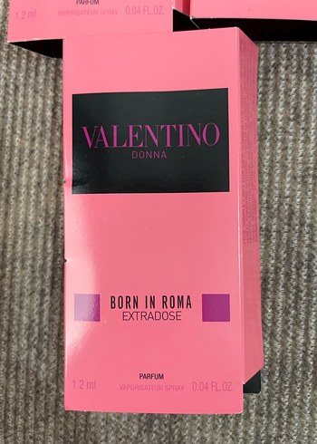 Valentino Donna Born In Roma Kadın Parfümü 1.2 ml - Görsel 2