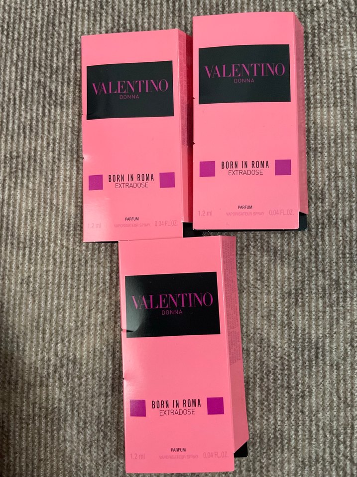 Valentino Donna Born In Roma Kadın Parfümü 1.2 ml - Görsel 3