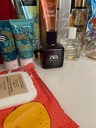 Zara violet blassom parfüm