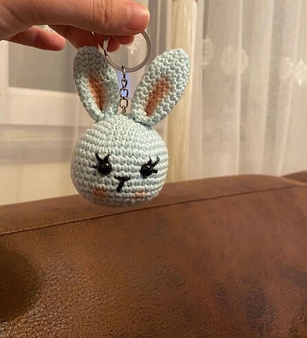 Amigurumi tavşanlı anahtarlık