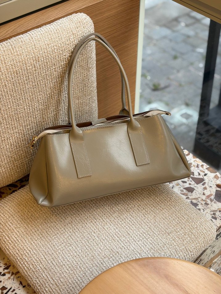 Klasik Şıklıkta Deri Kadın Çanta - Görsel 2