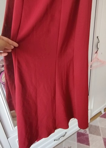 Bordo Uzun Straplez Fırfırlı Kadın Abiye - Görsel 6