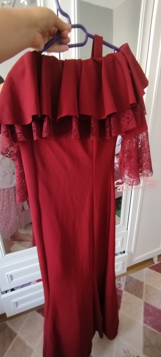 Bordo Uzun Straplez Fırfırlı Kadın Abiye - Görsel 3