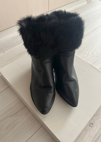 Diğer Siyah Kürklü Blok Topuklu Kadın Bot