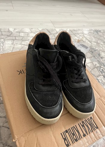 Derimod Siyah Bağcıklı Kadın Sneaker