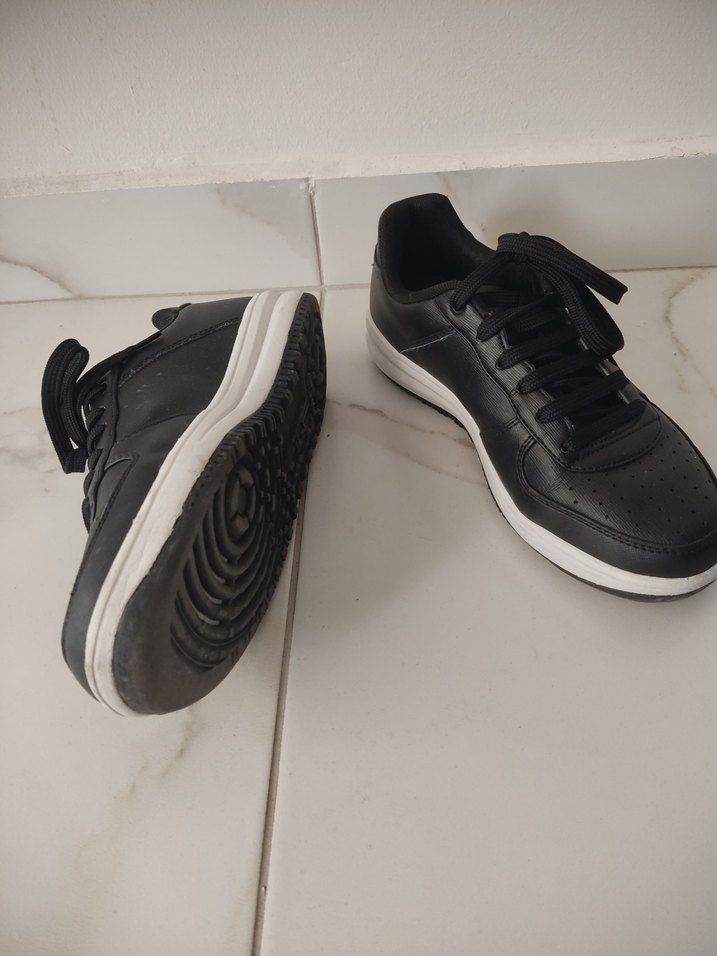 Siyah Bağcıklı Kadın Spor Ayakkabı - Görsel 3