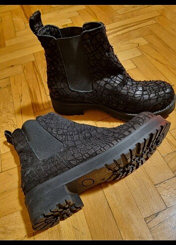  Kadın Bot - Görsel 4